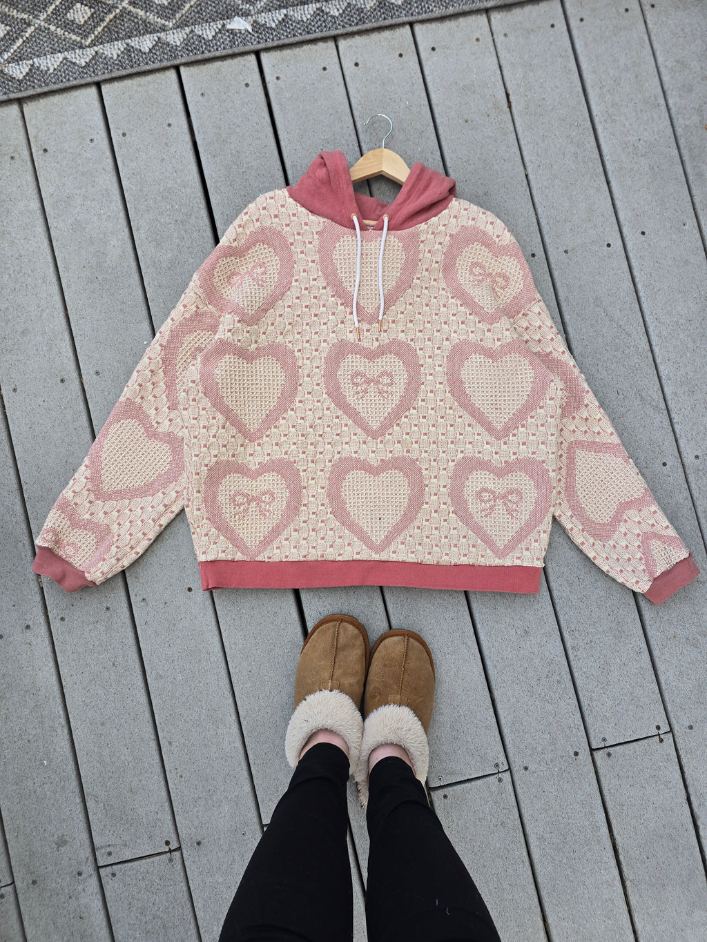 Sweetheart Woven Blanket Hoodie (XL)