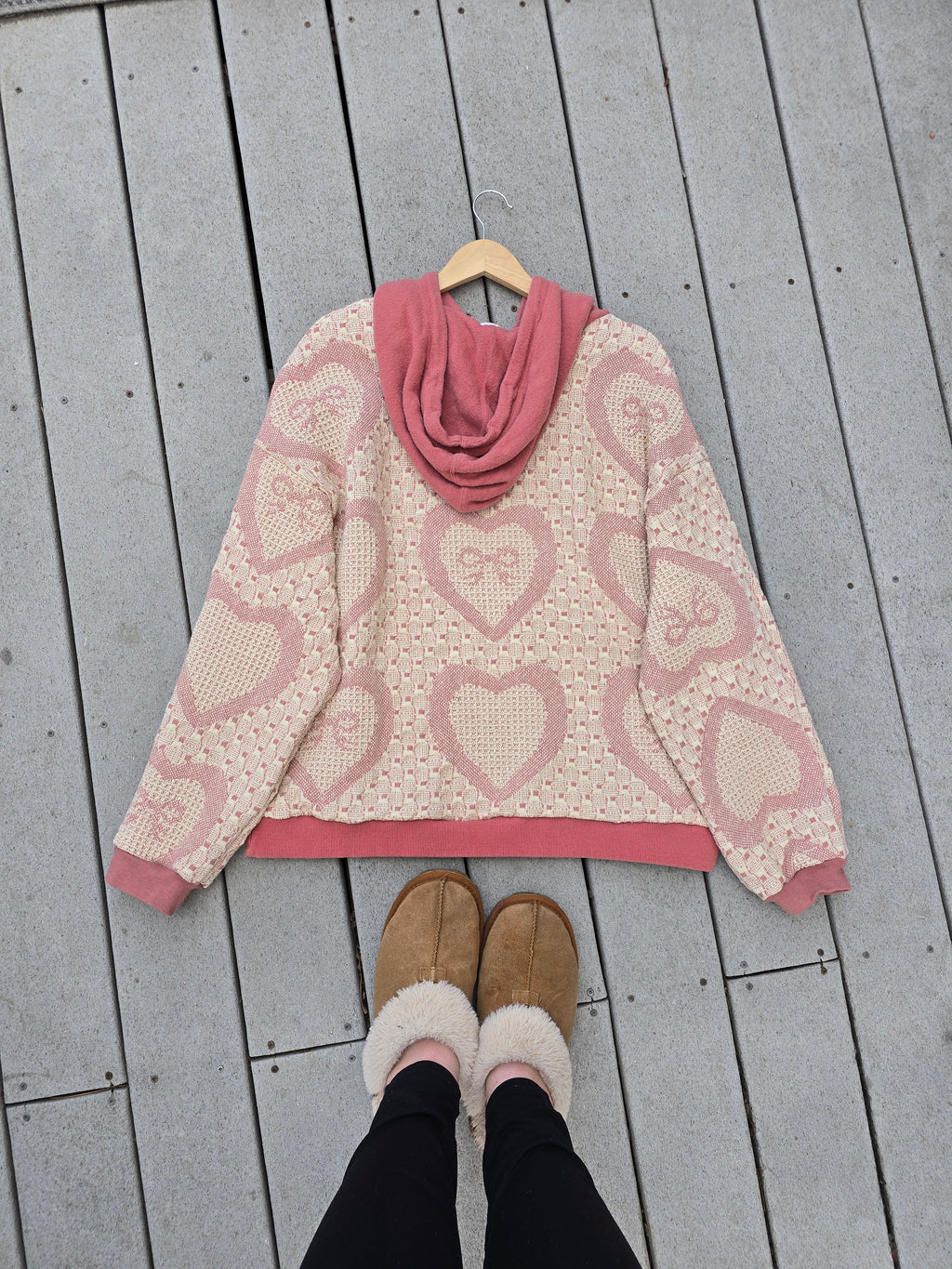 Sweetheart Woven Blanket Hoodie (XL)