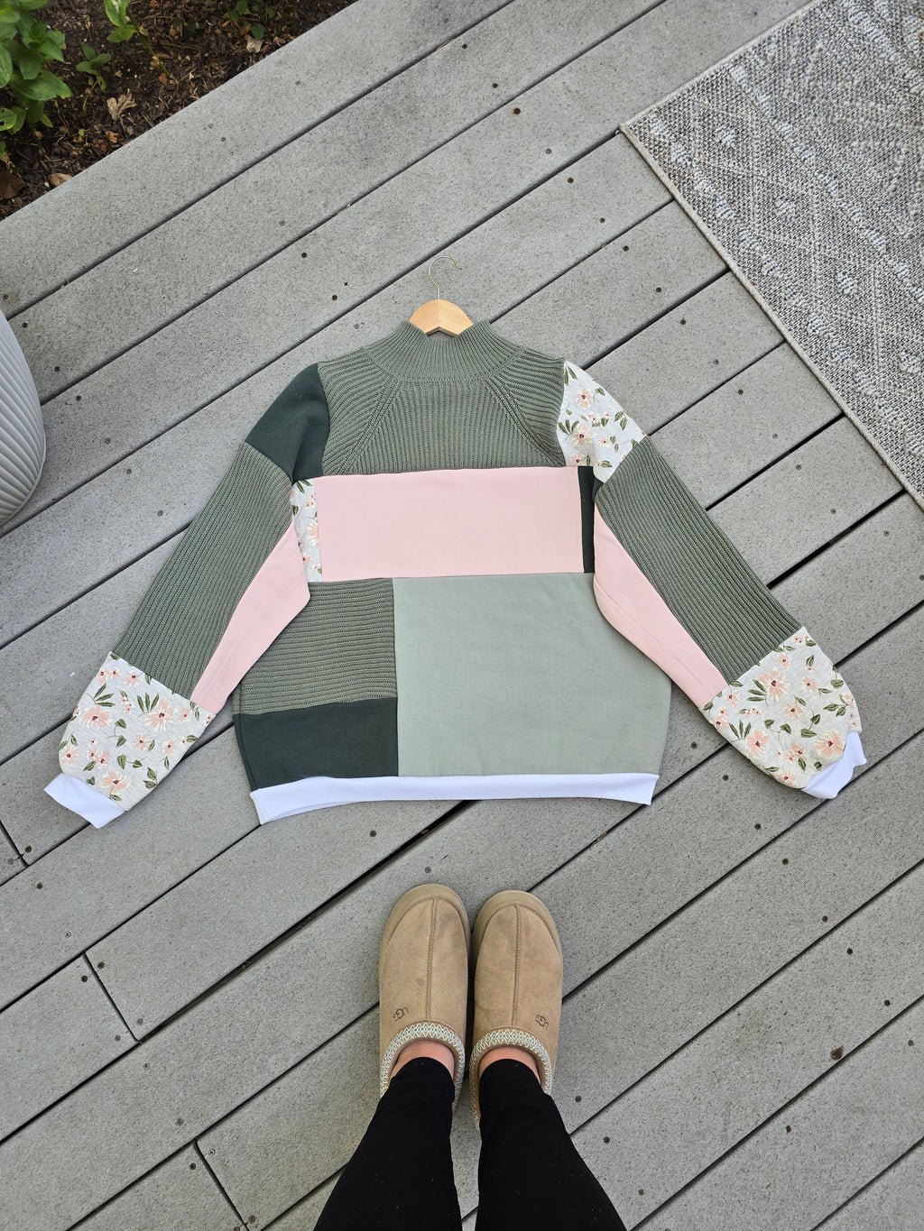 Sage Blossom Patchwork Quarter Zip ✨️ (M/L)